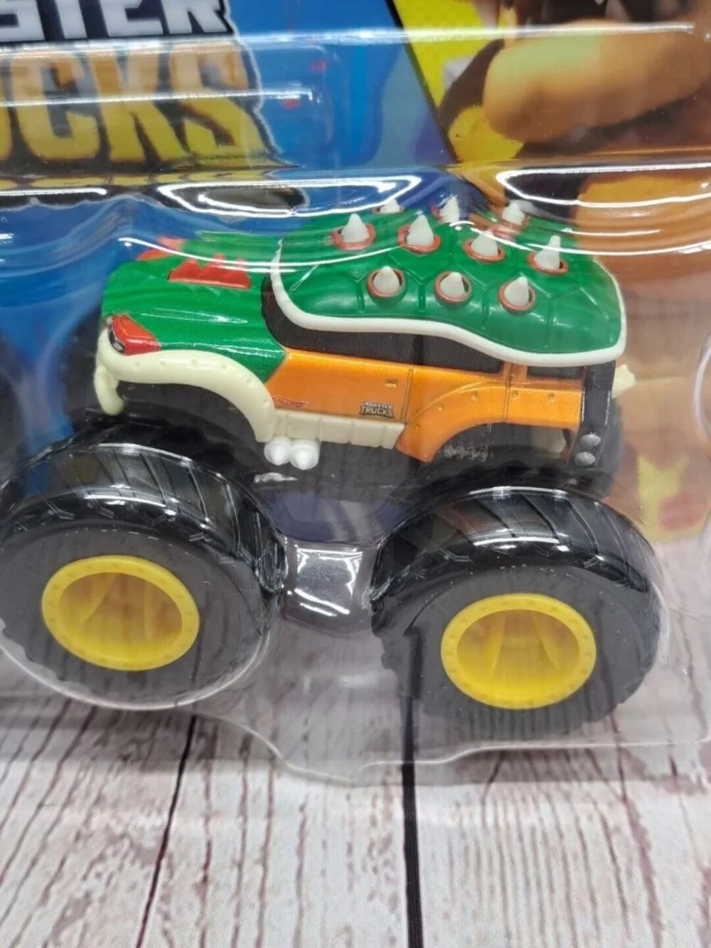 Hot Wheels Monster Trucks Donkey Kong Vs Bowser, Super‎ Mario Demolition Doubles